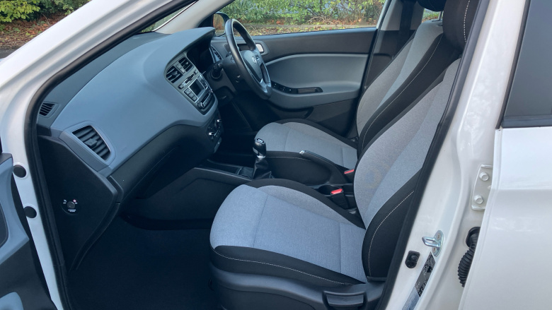 Hyundai i20 1.2 SE 5dr Petrol Hatchback